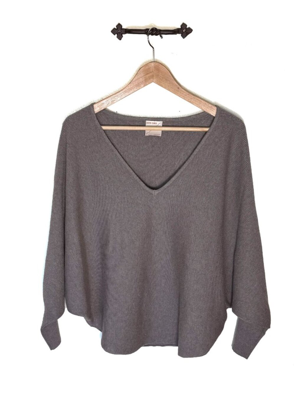 Kerisma Ryu Ribbed V-Neck Sweater - Picture 2 of 8